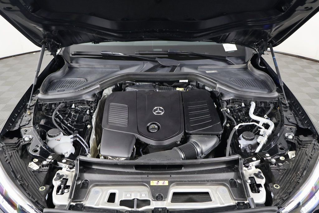 Certified 2025 Mercedes-Benz GLC 300 image 15