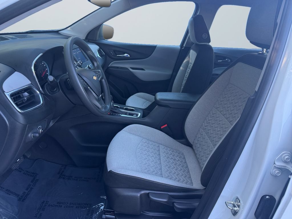 Used 2022 Chevrolet Equinox LS w/ Driver Confidence II Package FWD image 9