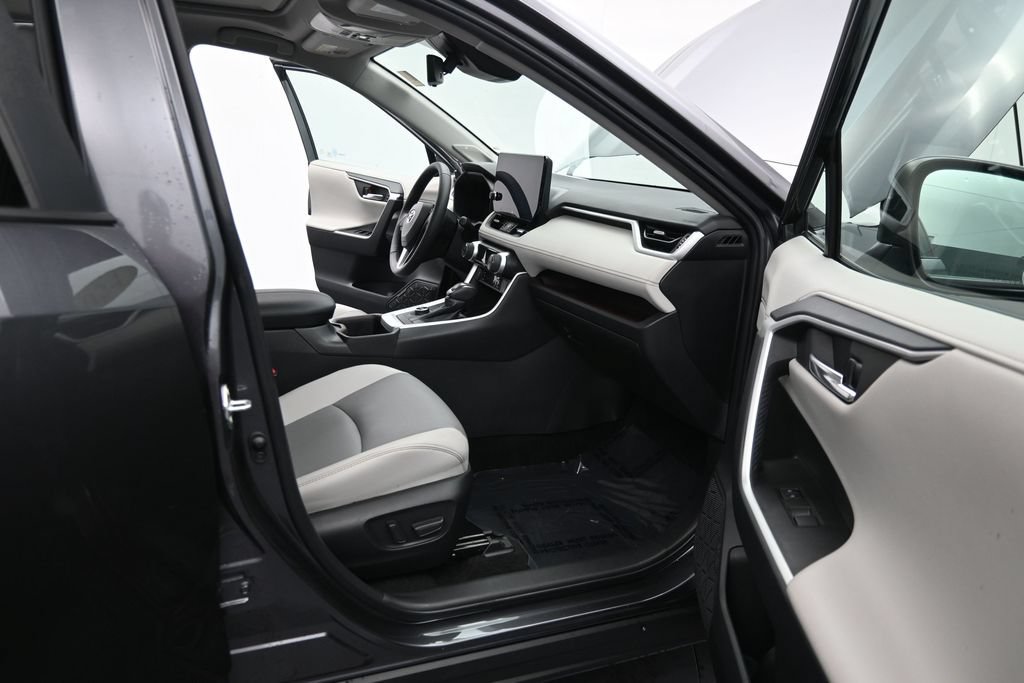 Used 2024 Toyota RAV4 Limited w/ Advanced Technology Package AWD/4WD image 16