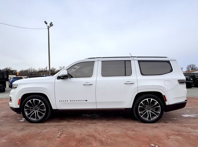 Used 2022 Jeep Grand Wagoneer Series III w/ Rear Seat Video Group 1 image 9