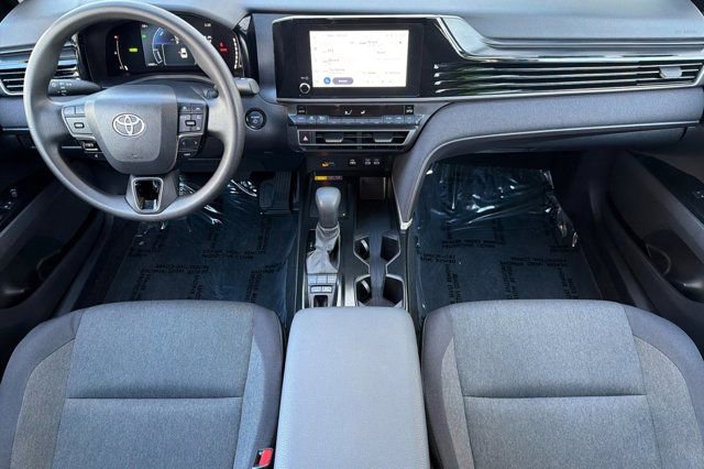 Used 2025 Toyota Camry LE image 13
