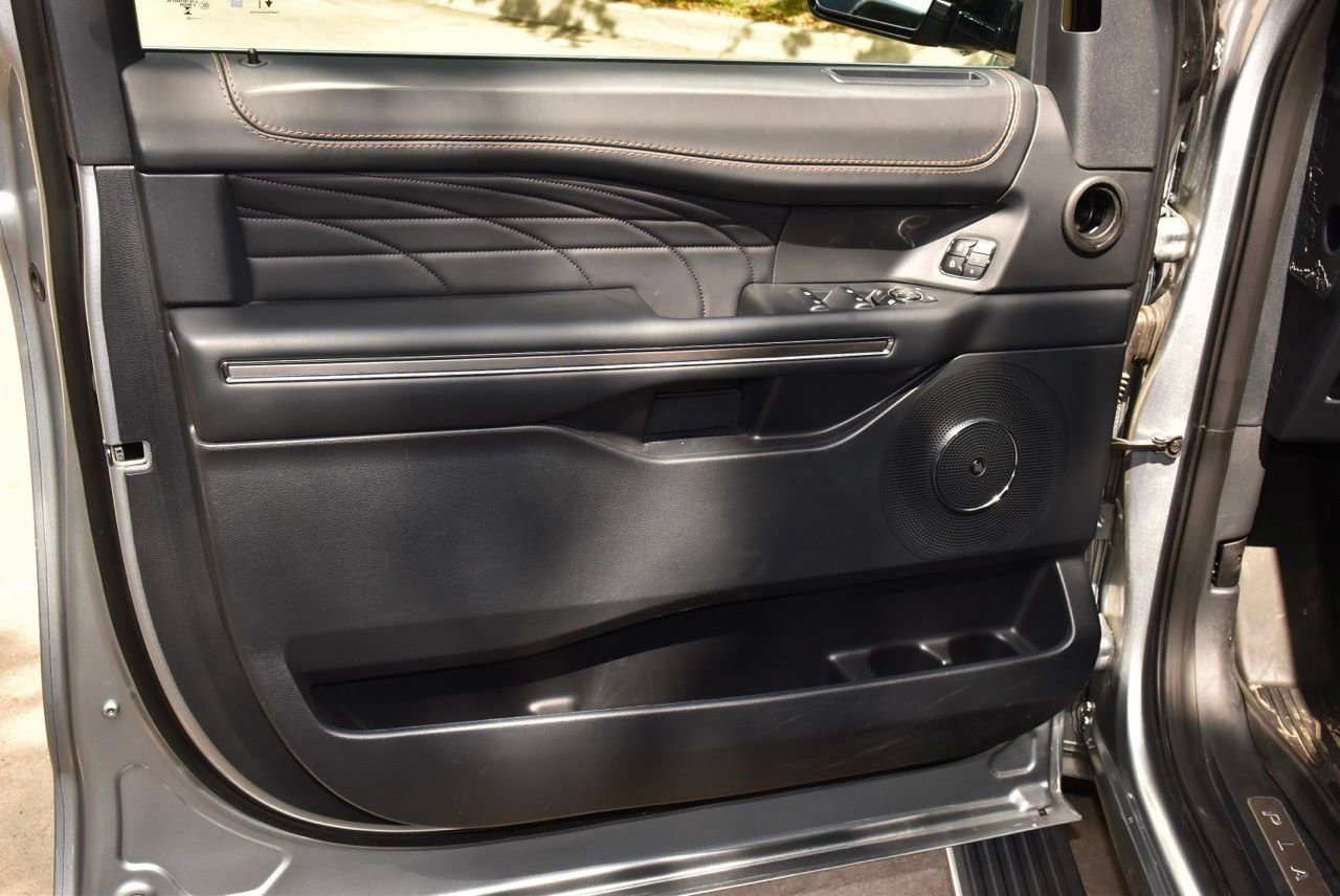 Certified 2023 Ford Expedition Platinum image 35