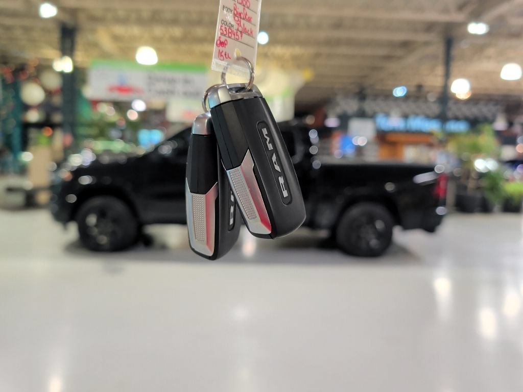Used 2025 RAM 1500 Big Horn AWD/4WD image 4