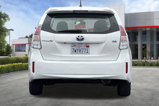 Certified 2017 Toyota Prius V Two FWD image 5