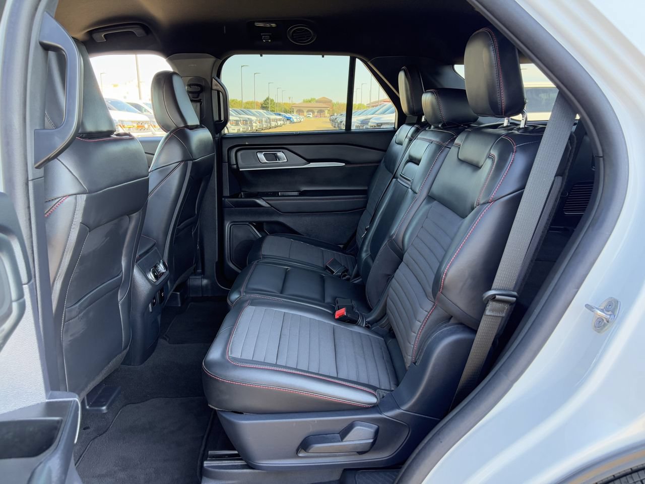 Certified 2025 Ford Explorer ST-Line w/ Premium Package RWD image 27
