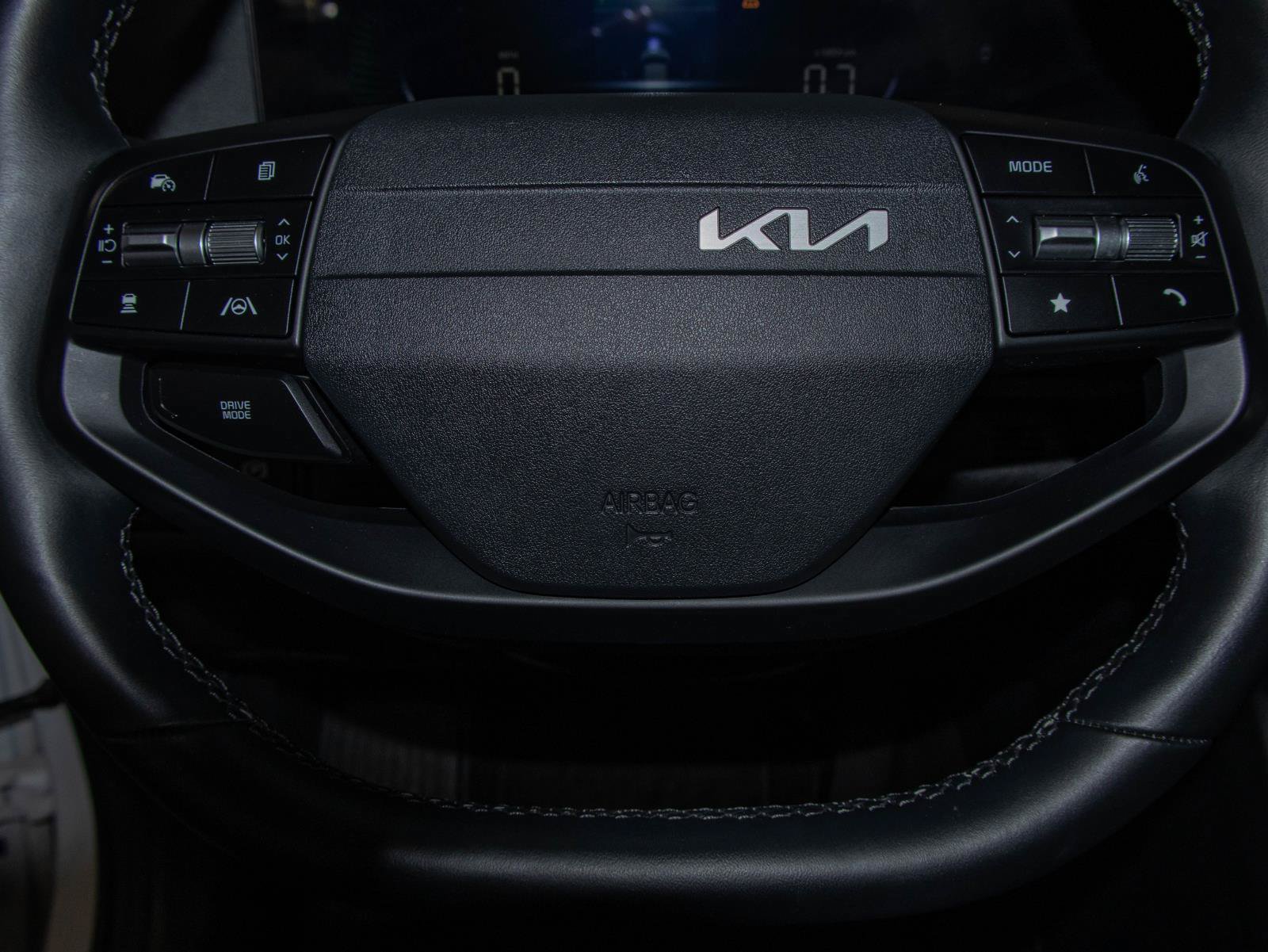 Used 2026 Kia Sportage EX FWD image 11