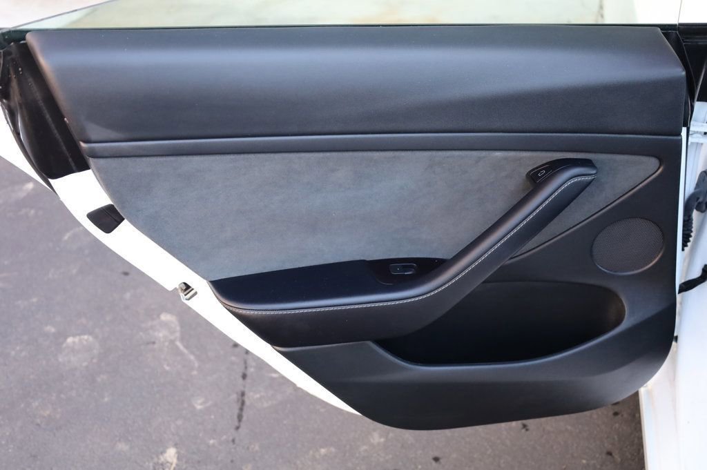 Used 2023 Tesla Model 3 Standard Range image 16
