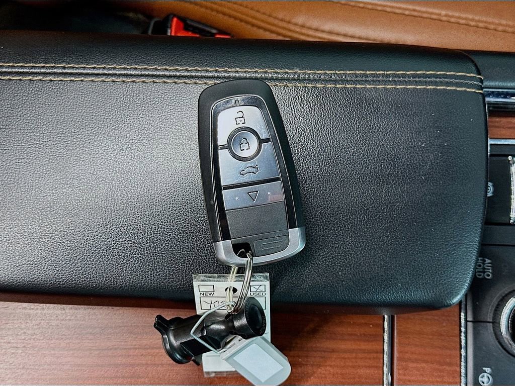 Used 2021 Lincoln Navigator Reserve image 35