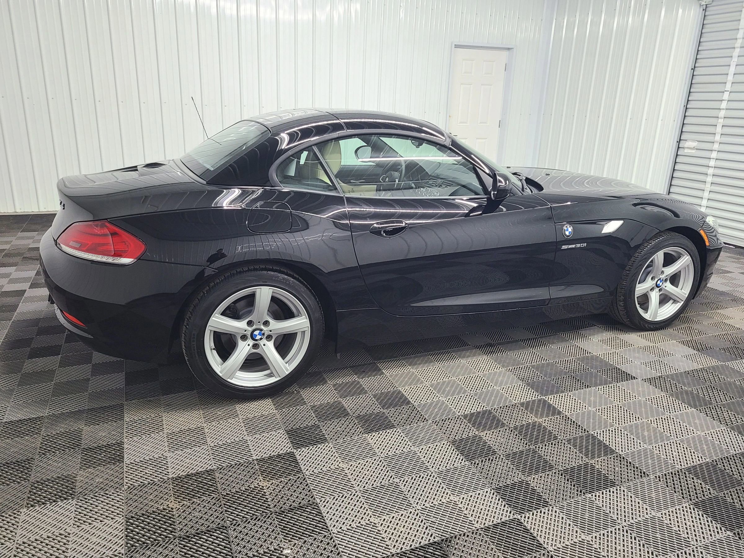 Used 2011 BMW Z4 sDrive30i RWD image 12