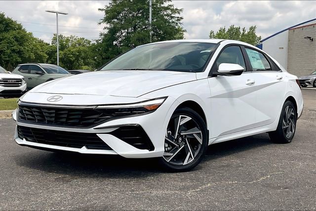 New 2025 Hyundai Elantra Limited image 2