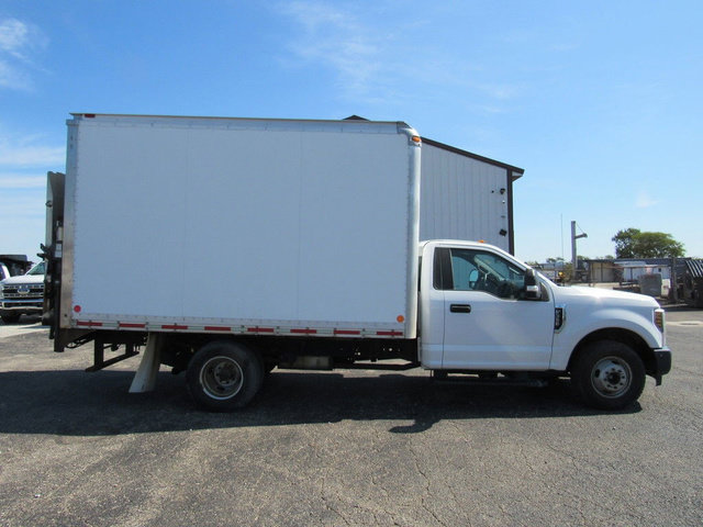 Used 2018 Ford F350 XL w/ Power Equipment Group RWD image 2