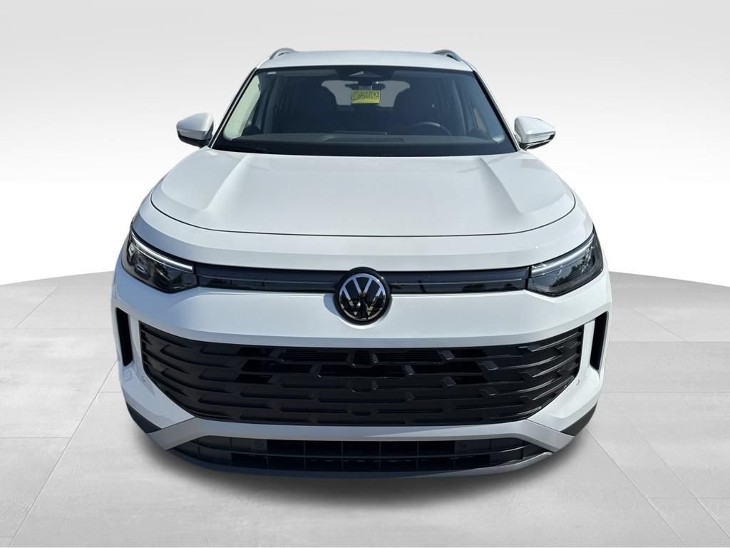 Used 2026 Volkswagen Tiguan SE FWD image 3