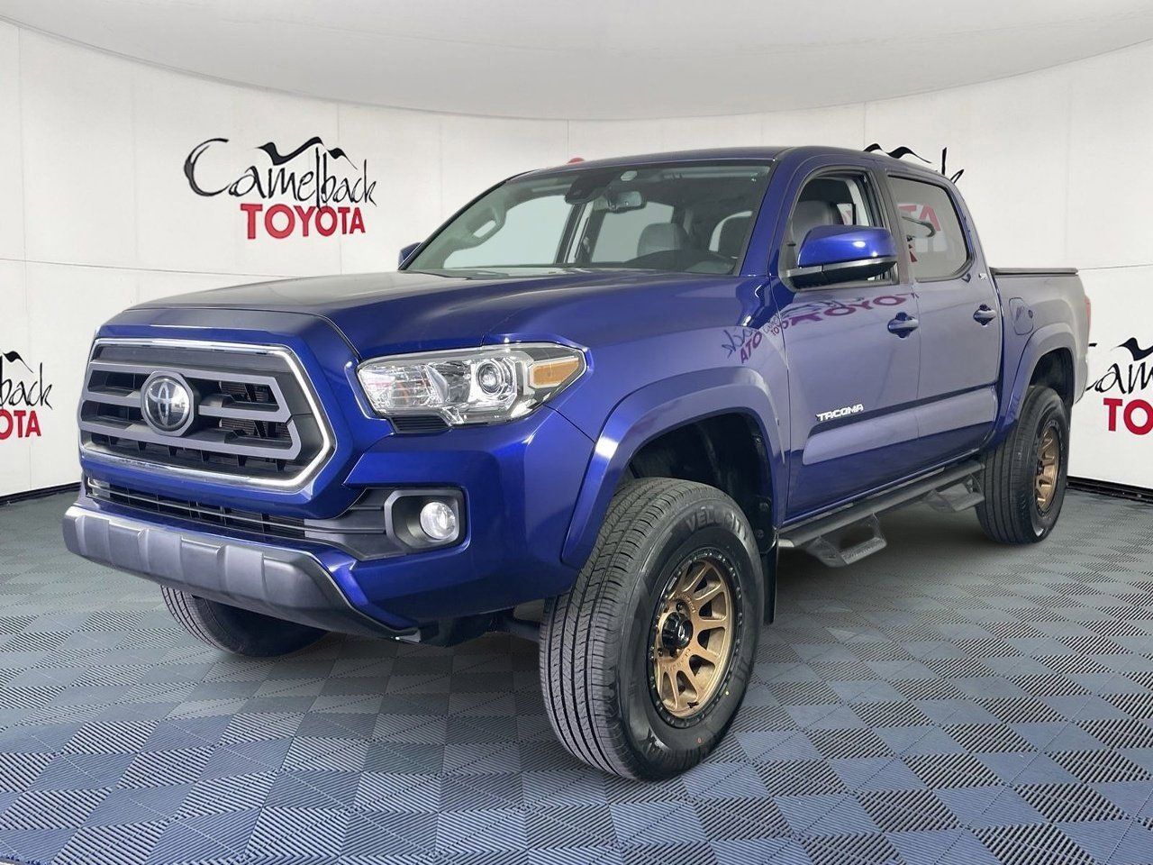 Used 2022 Toyota Tacoma SR5 image 2