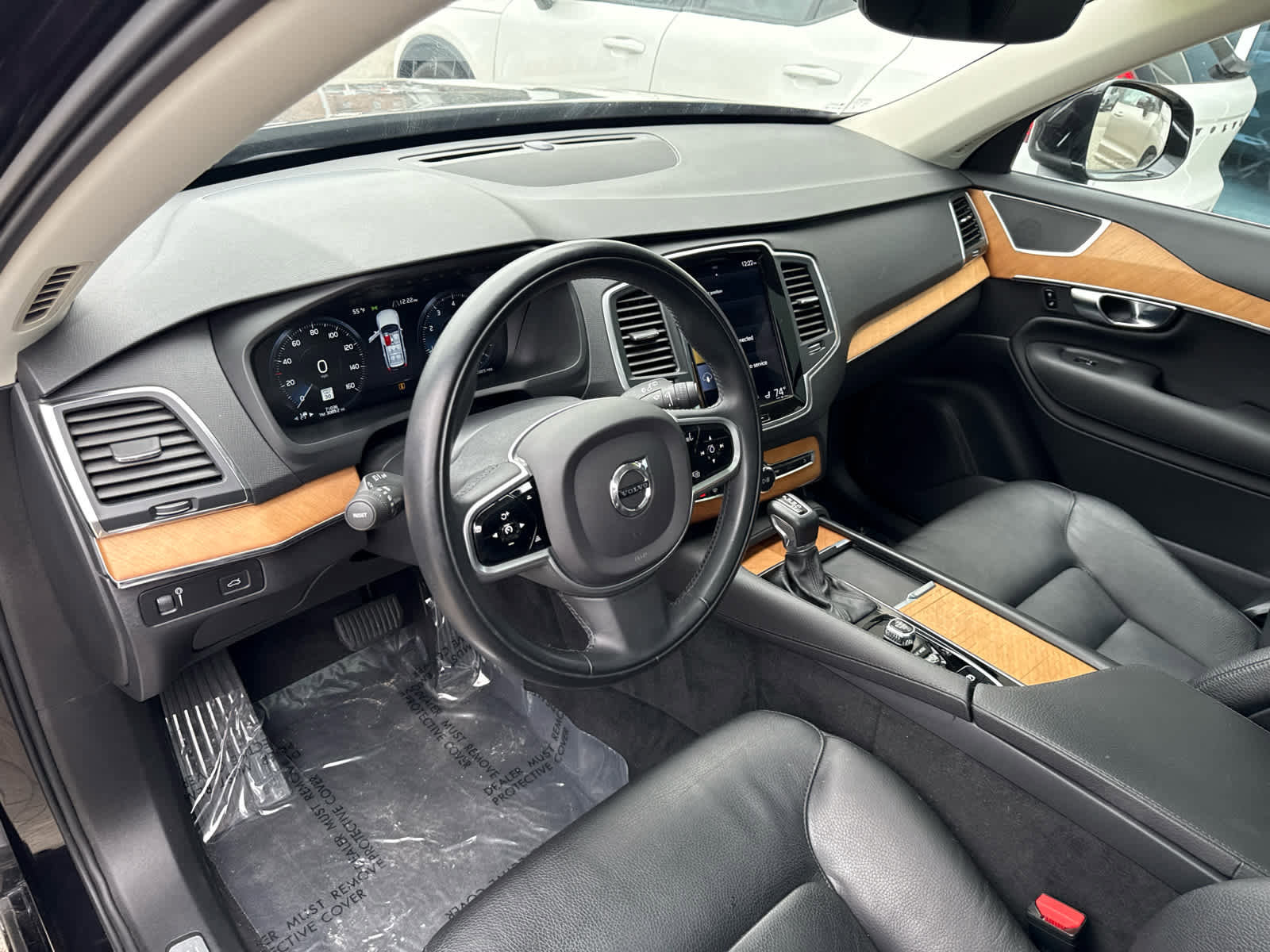 Used 2021 Volvo XC90 T6 Momentum image 41