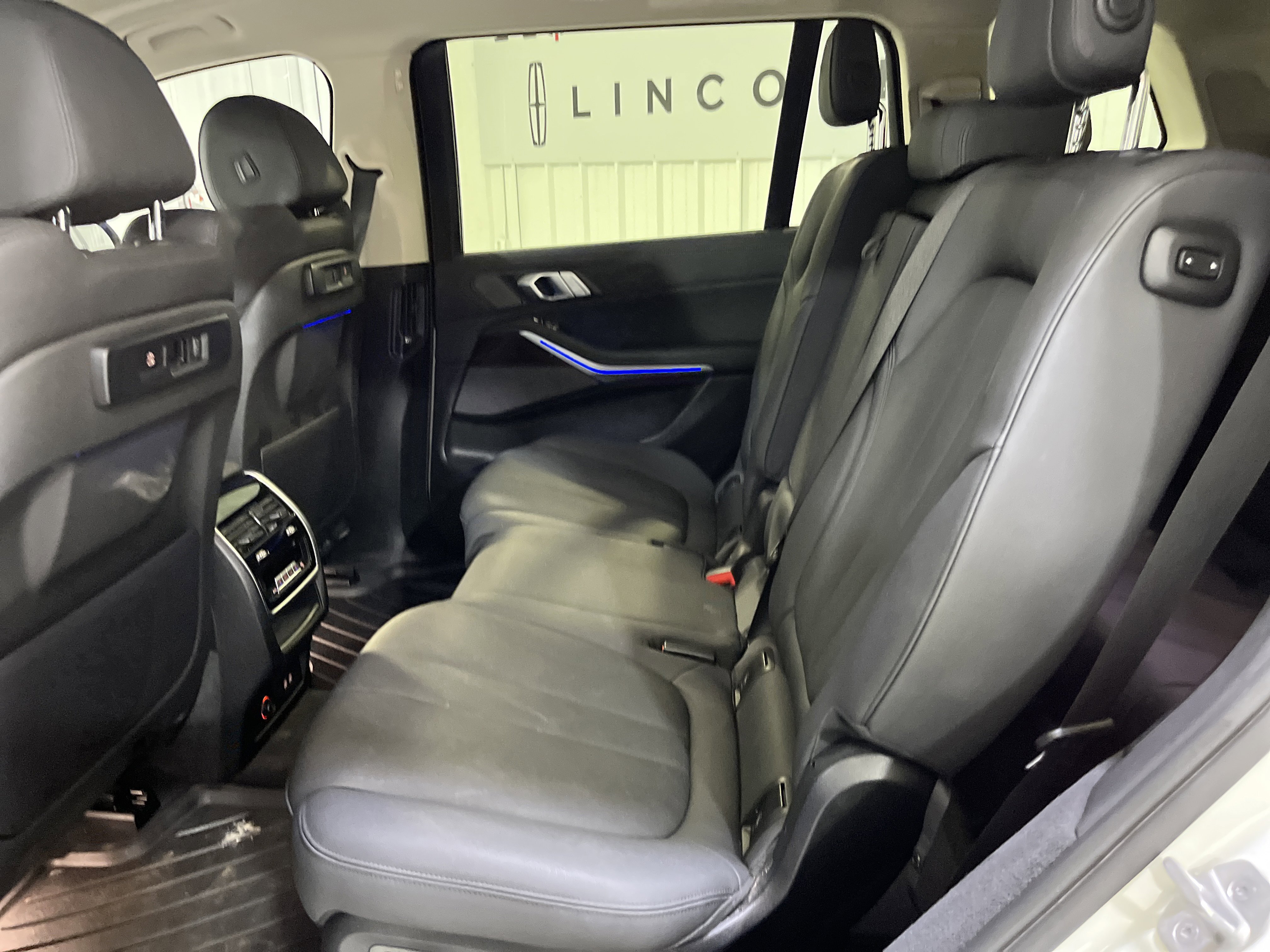 Used 2021 BMW X7 xDrive40i w/ Premium Package image 12