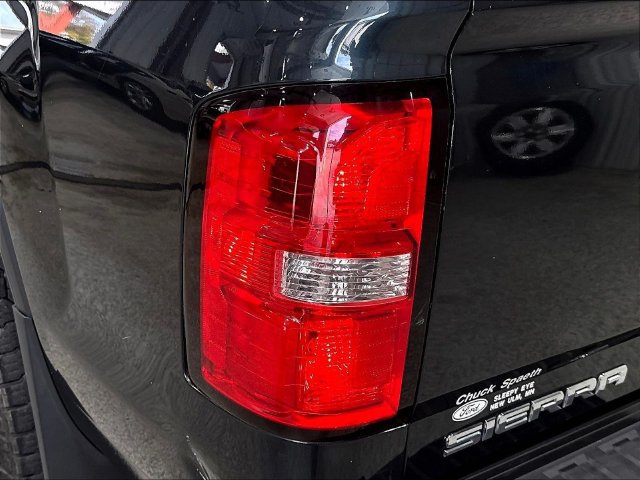Used 2018 GMC Sierra 3500 SLE w/ SLE Preferred Package AWD/4WD image 26