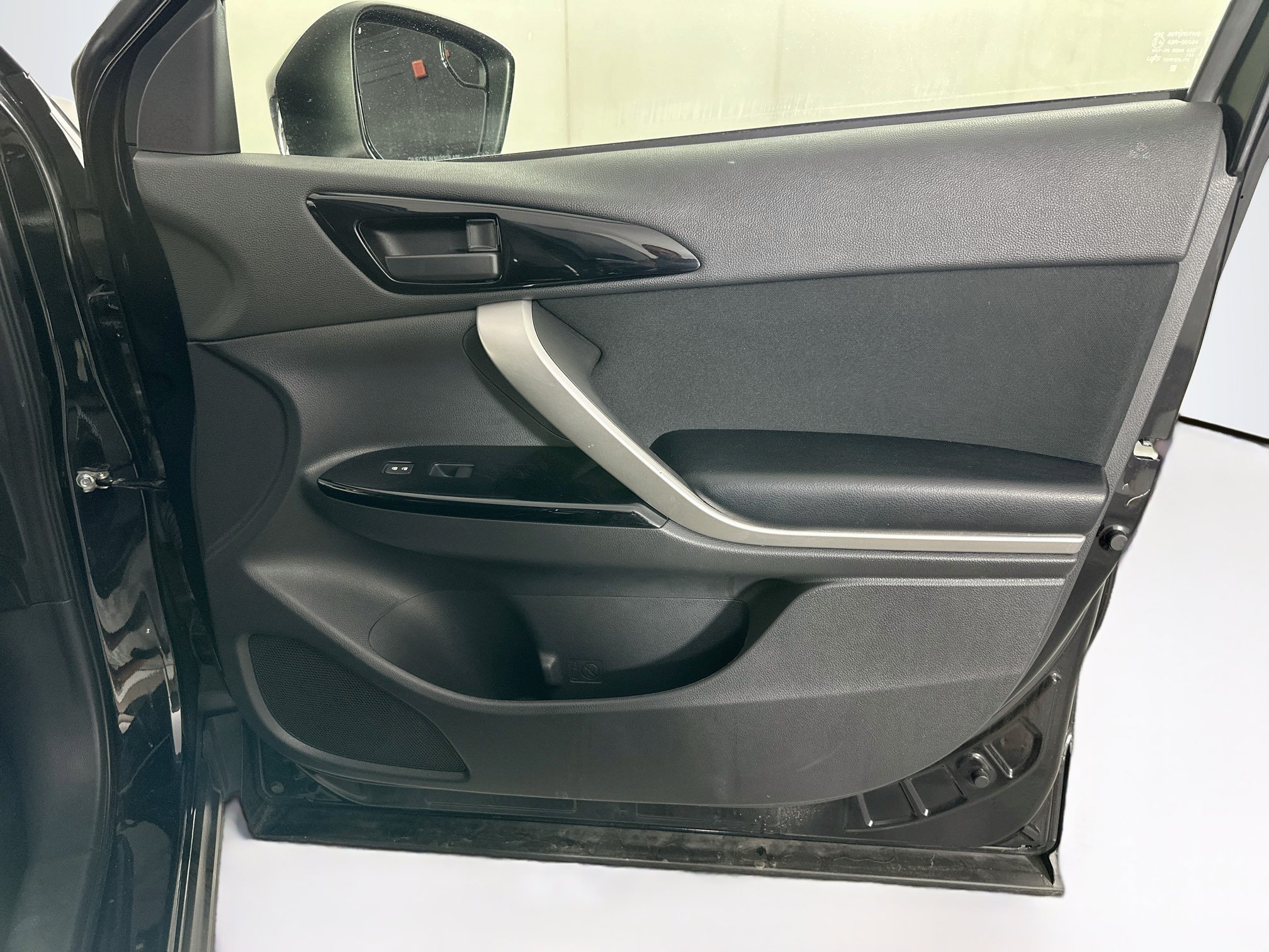 Used 2024 Mitsubishi Eclipse Cross LE AWD/4WD image 29