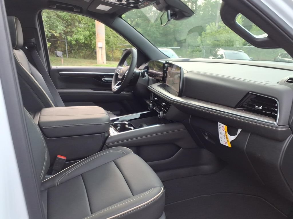 New 2026 Chevrolet Tahoe Premier w/ Sun And Tow Package AWD/4WD image 19