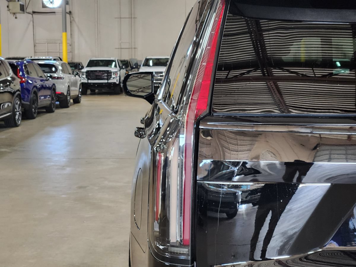 Used 2021 Cadillac Escalade Sport w/ Driver Assist Tech Package AWD/4WD image 13