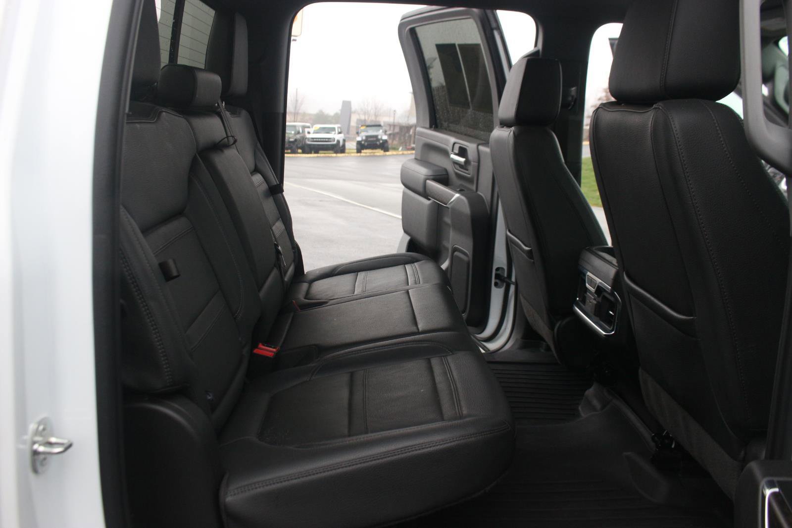 Used 2023 GMC Sierra 3500 Denali image 36