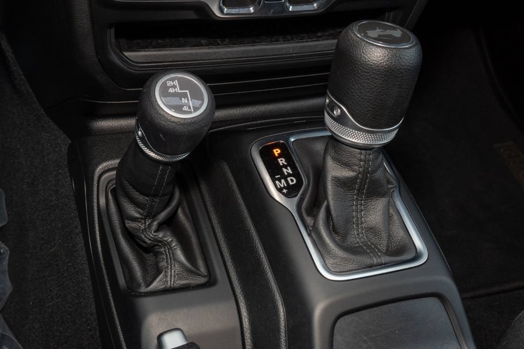 Used 2022 Jeep Wrangler Unlimited Sport AWD/4WD image 23