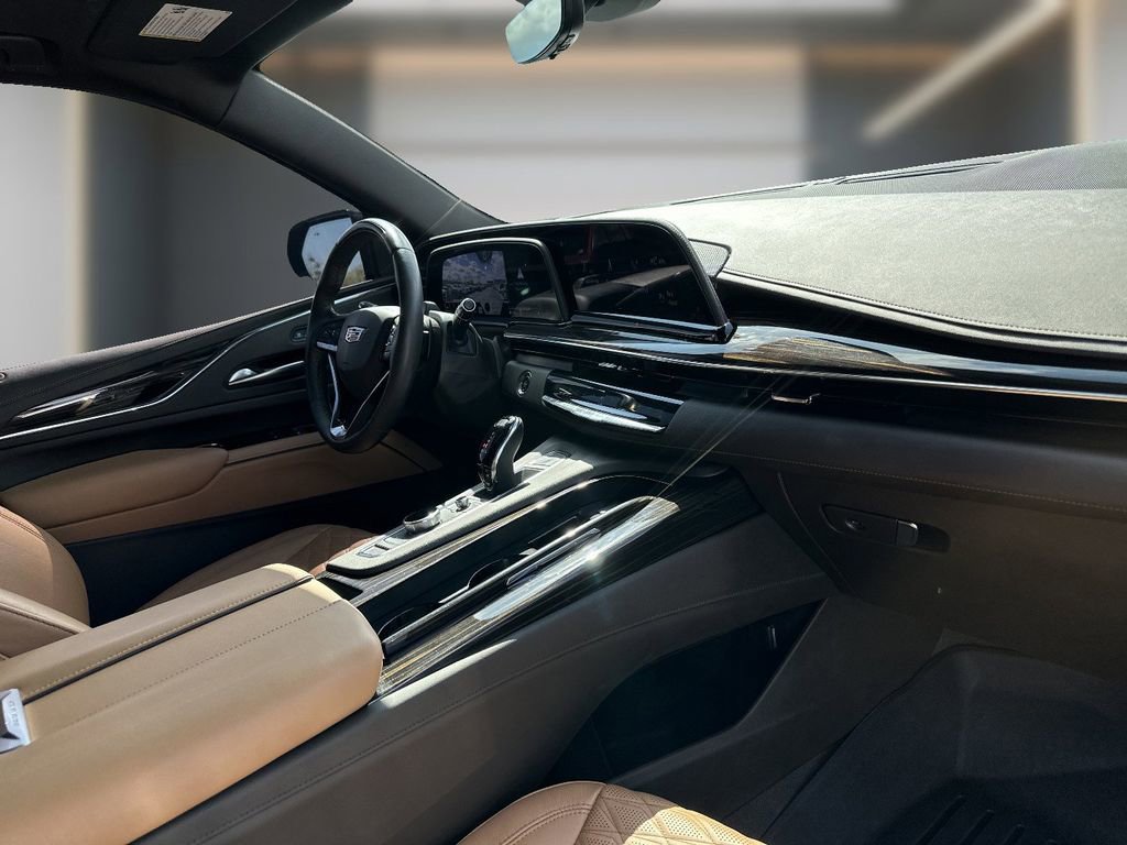 Certified 2023 Cadillac Escalade Sport w/ LPO, ONYX Package image 6