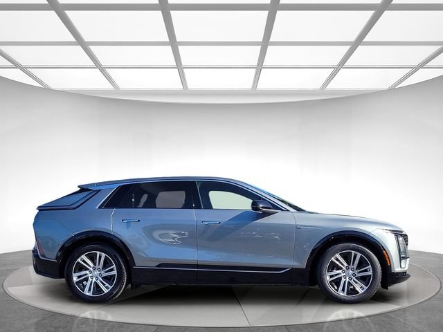 Used 2024 Cadillac Lyriq Tech RWD image 3