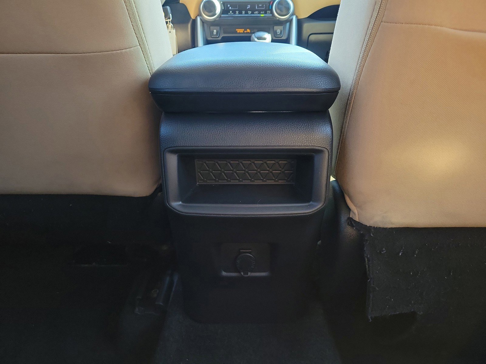 Used 2021 Toyota RAV4 LE AWD/4WD image 11