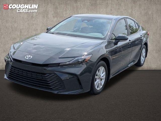 Used 2025 Toyota Camry LE AWD/4WD image 3