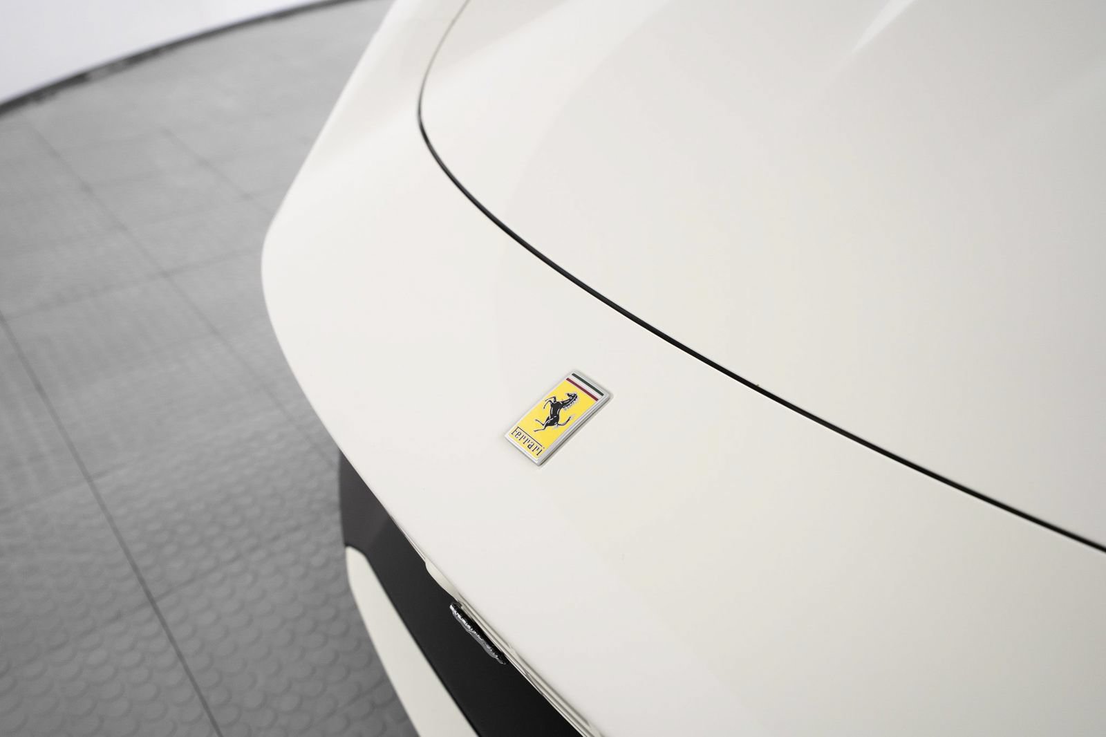 Certified 2025 Ferrari Roma Spider RWD image 12