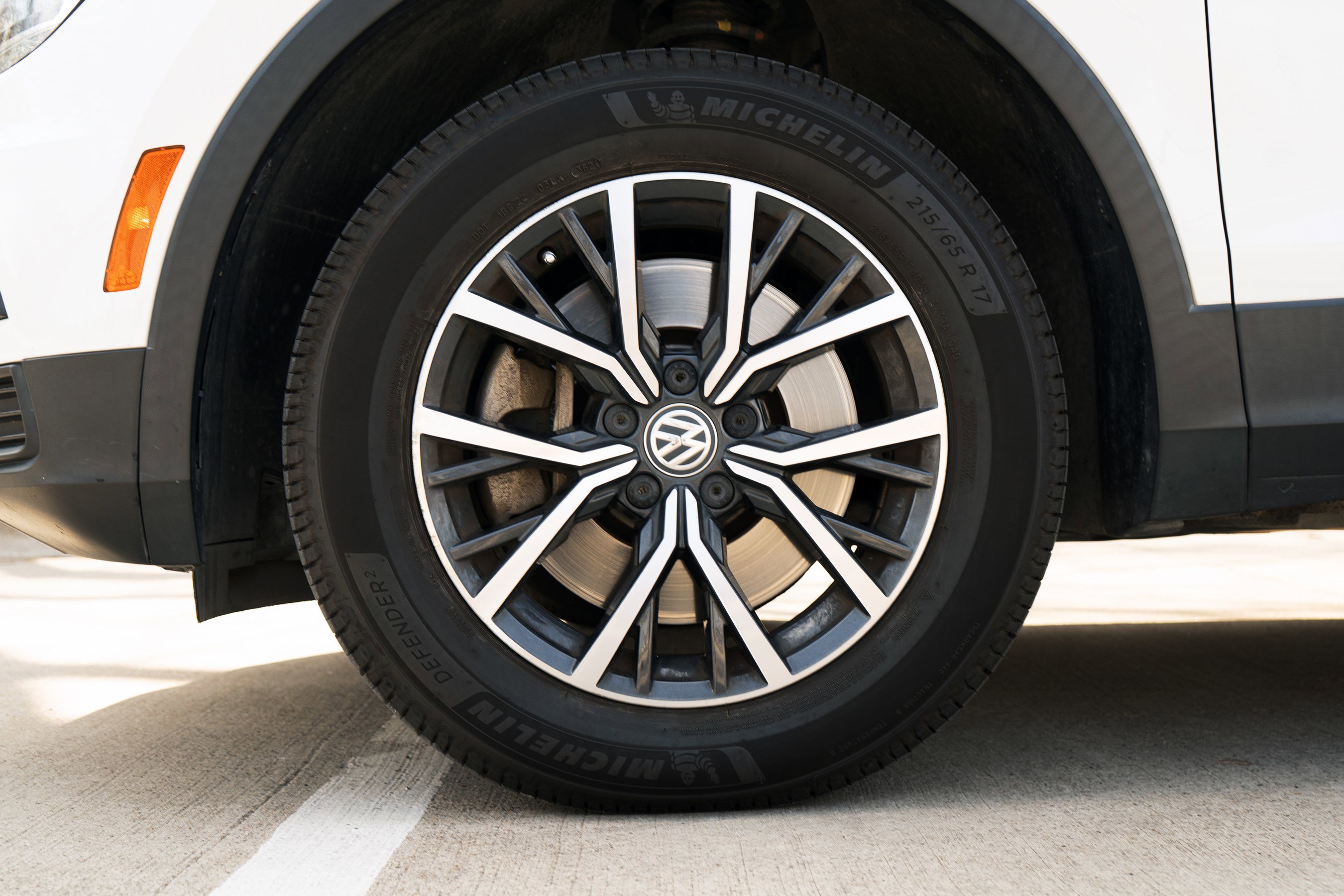 Used 2020 Volkswagen Tiguan SE w/ Panoramic Sunroof Package image 14