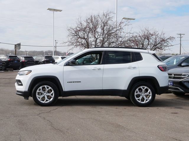 Used 2024 Jeep Compass Latitude image 4
