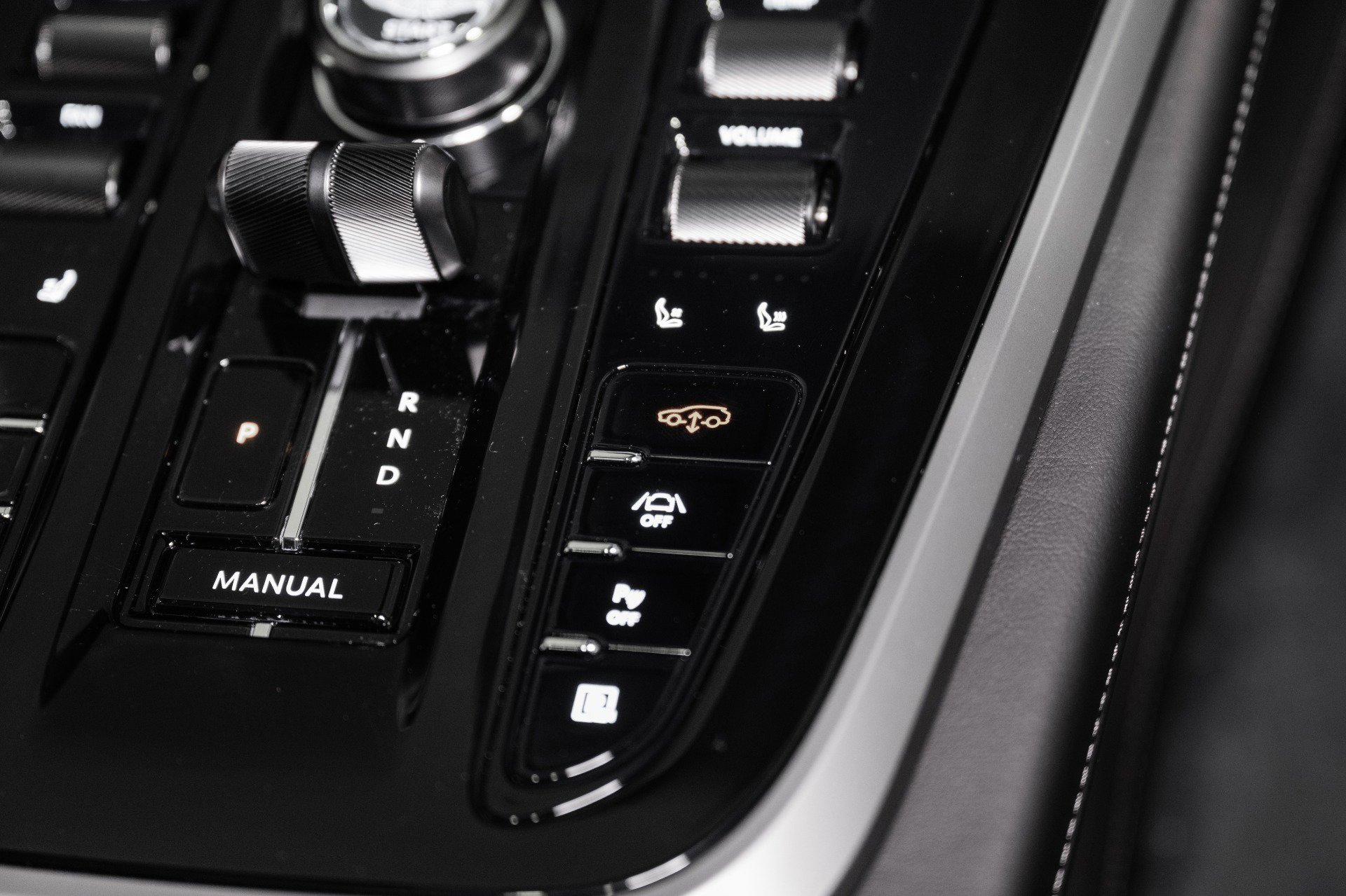 New 2026 Aston Martin DBX 707 image 39