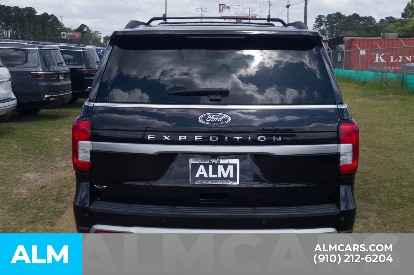 Used 2024 Ford Expedition XLT AWD/4WD image 7