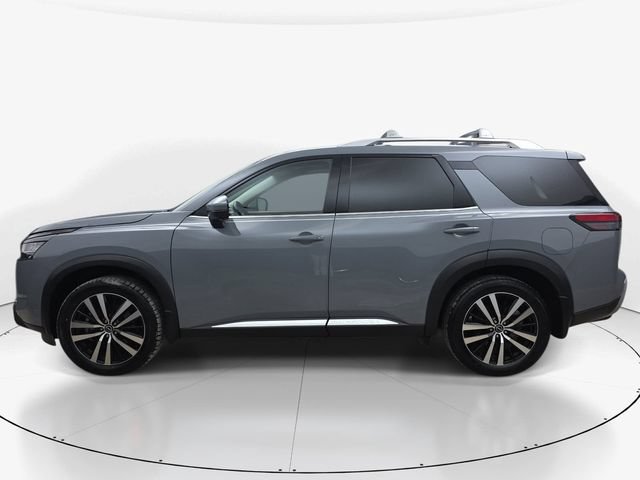 Used 2024 Nissan Pathfinder Platinum w/ Cargo Package FWD image 9