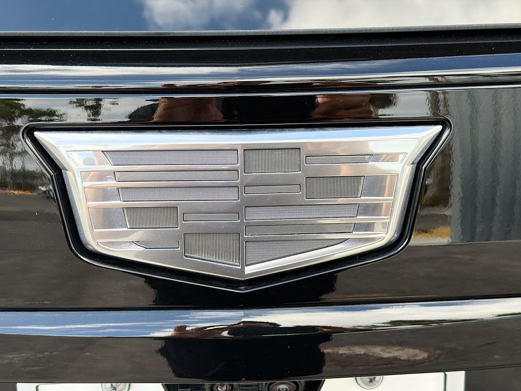 Used 2026 Cadillac Escalade Platinum Sport w/ LPO, ONYX Package AWD/4WD image 11
