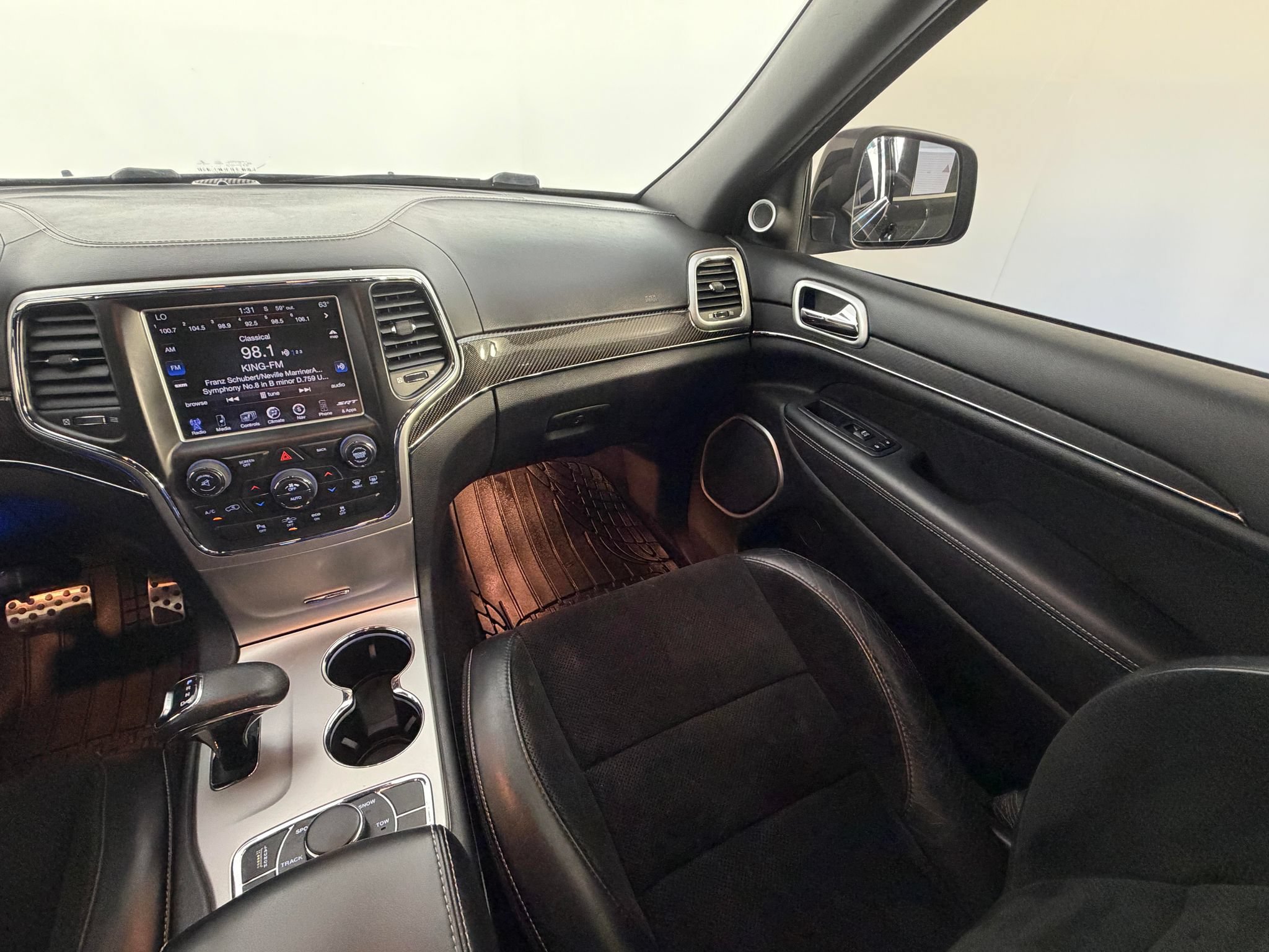 Used 2014 Jeep Grand Cherokee SRT8 w/ Luxury Group II AWD/4WD image 21
