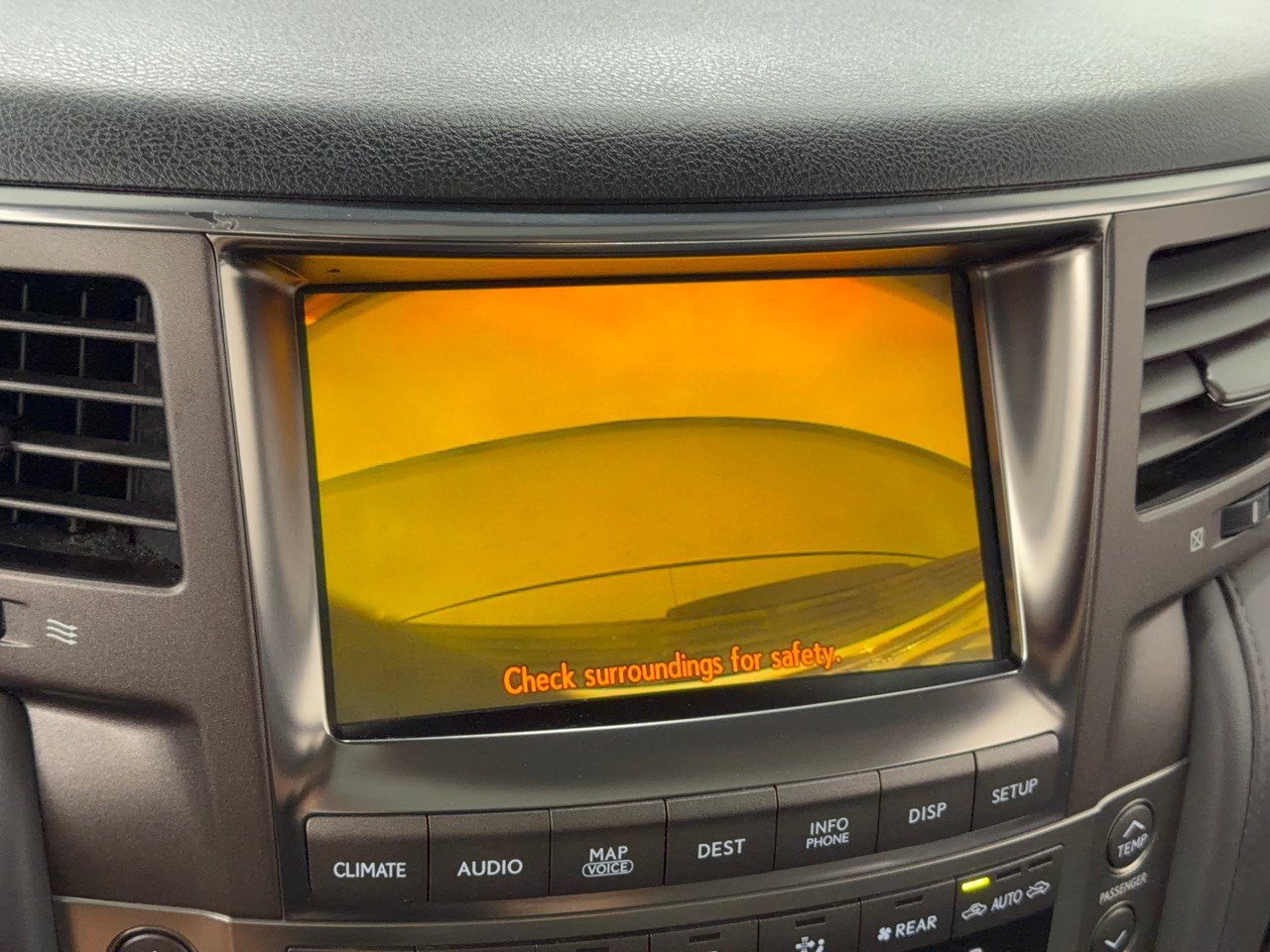 Used 2010 Lexus LX 570 4WD w/ Luxury Pkg image 24