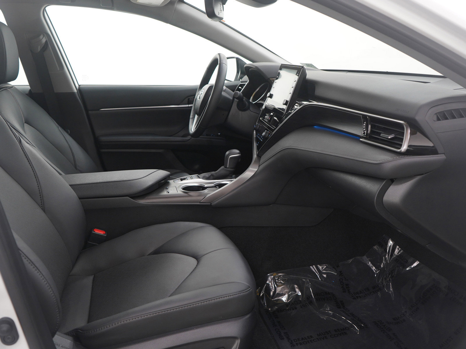 Used 2024 Toyota Camry XLE w/ Cold Weather Package image 11