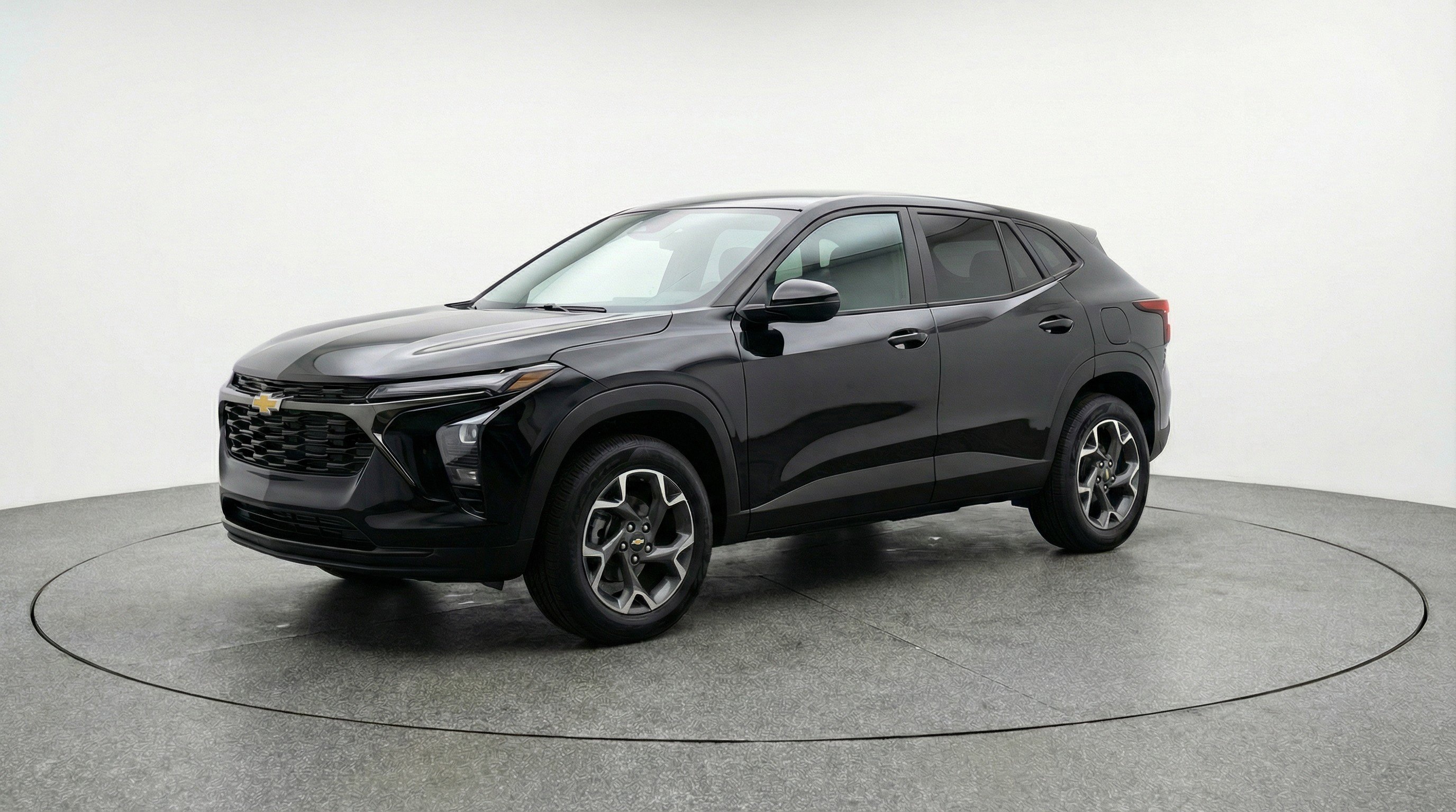 Used 2025 Chevrolet Trax LT image 3