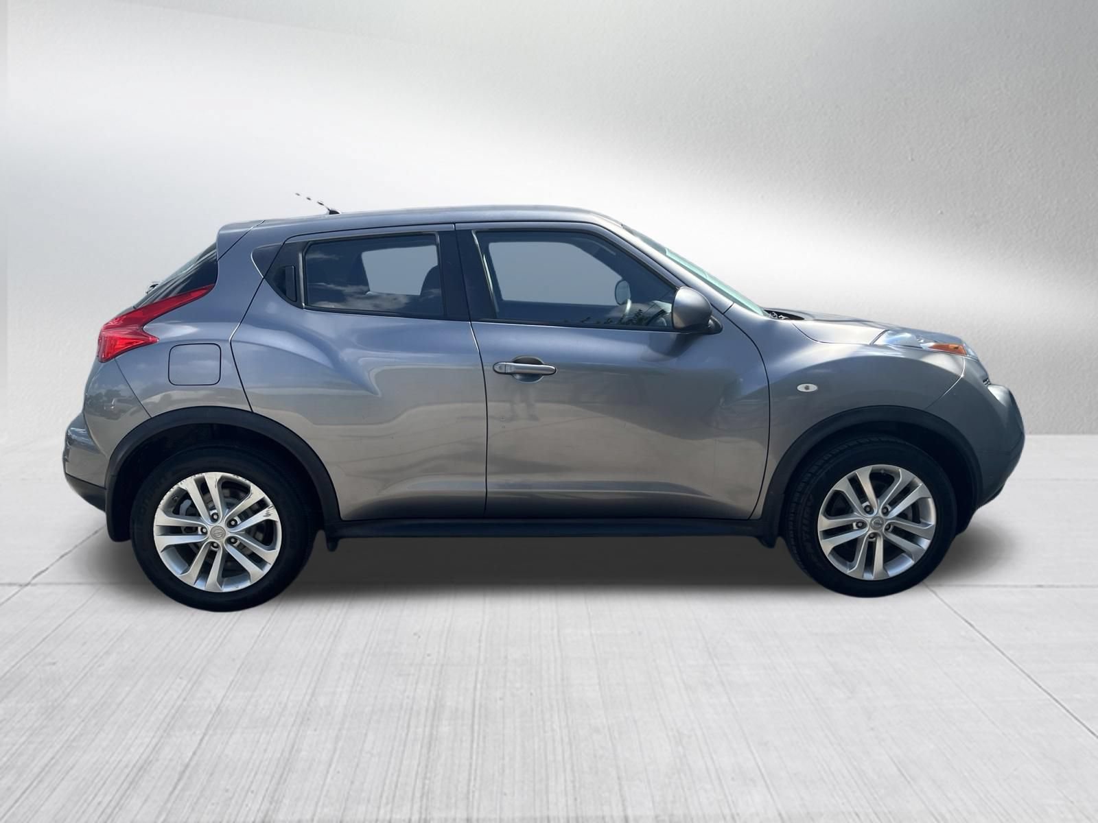 Used 2014 Nissan Juke S FWD image 5