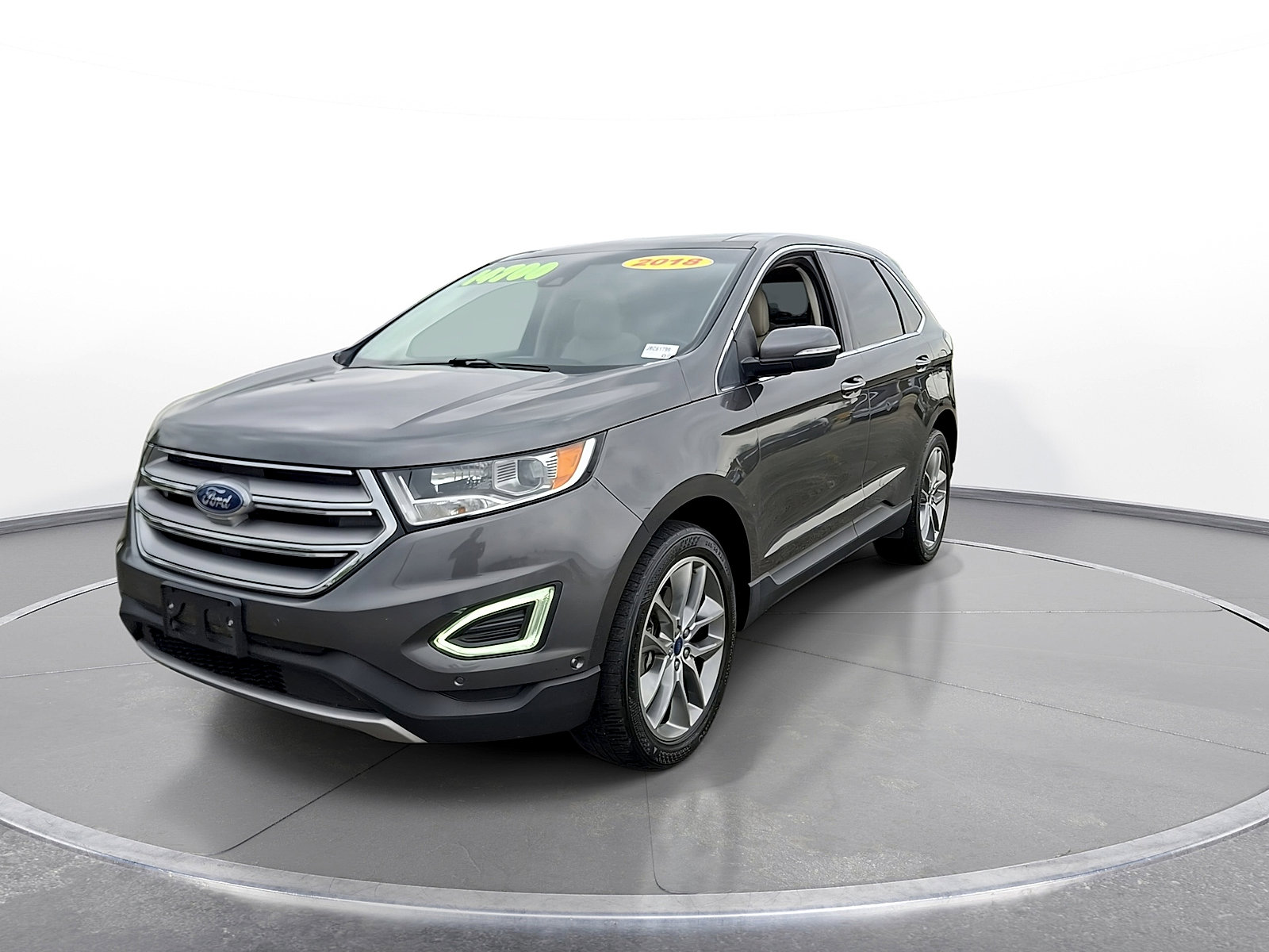 Used 2018 Ford Edge Titanium w/ Equipment Group 302A AWD/4WD image 4