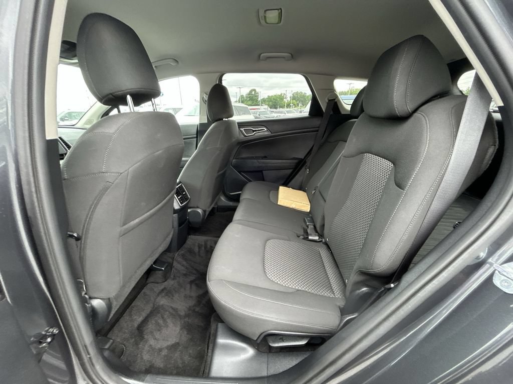 Used 2023 Kia Sportage LX AWD/4WD image 29