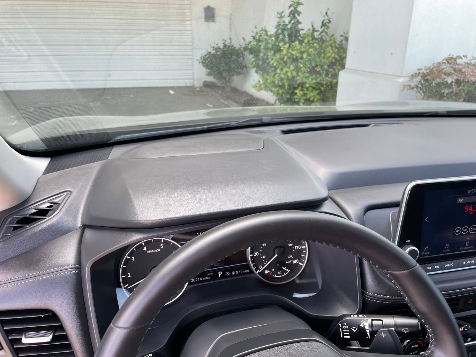 Used 2025 Nissan Rogue SV image 36