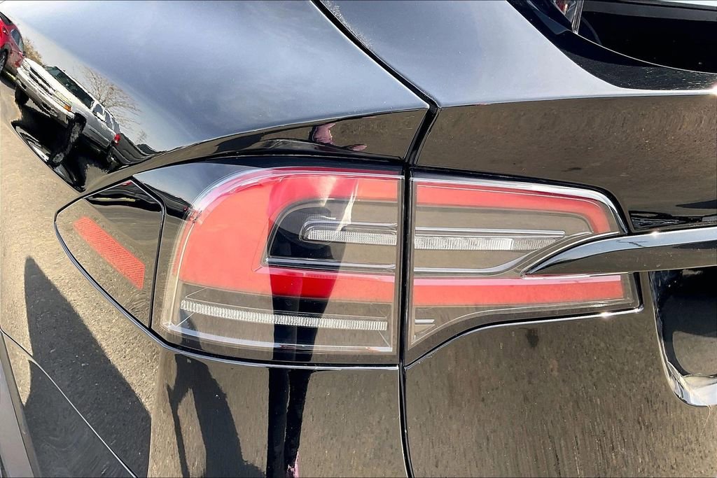 Used 2023 Tesla Model X image 21