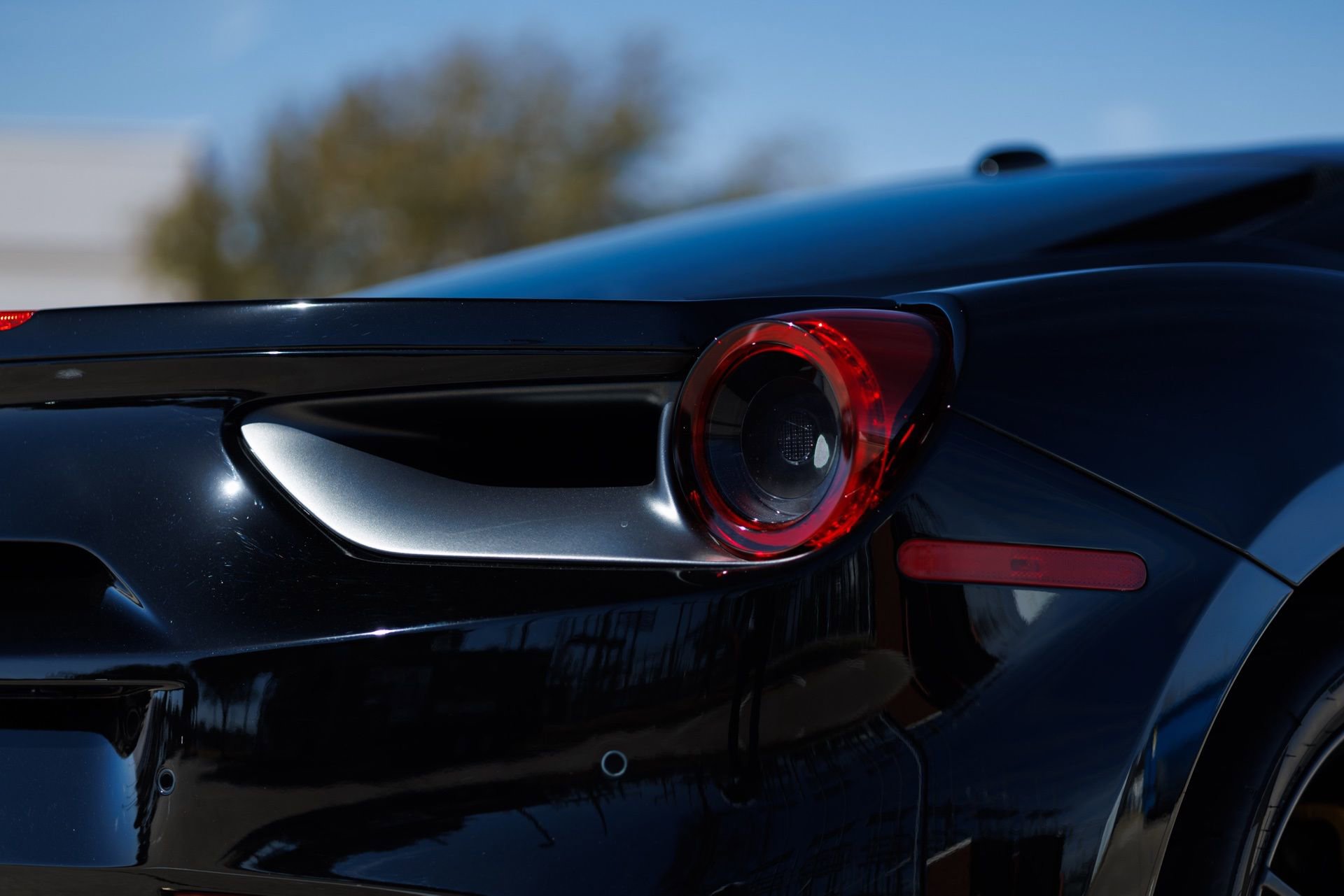 Used 2017 Ferrari 488 GTB image 26