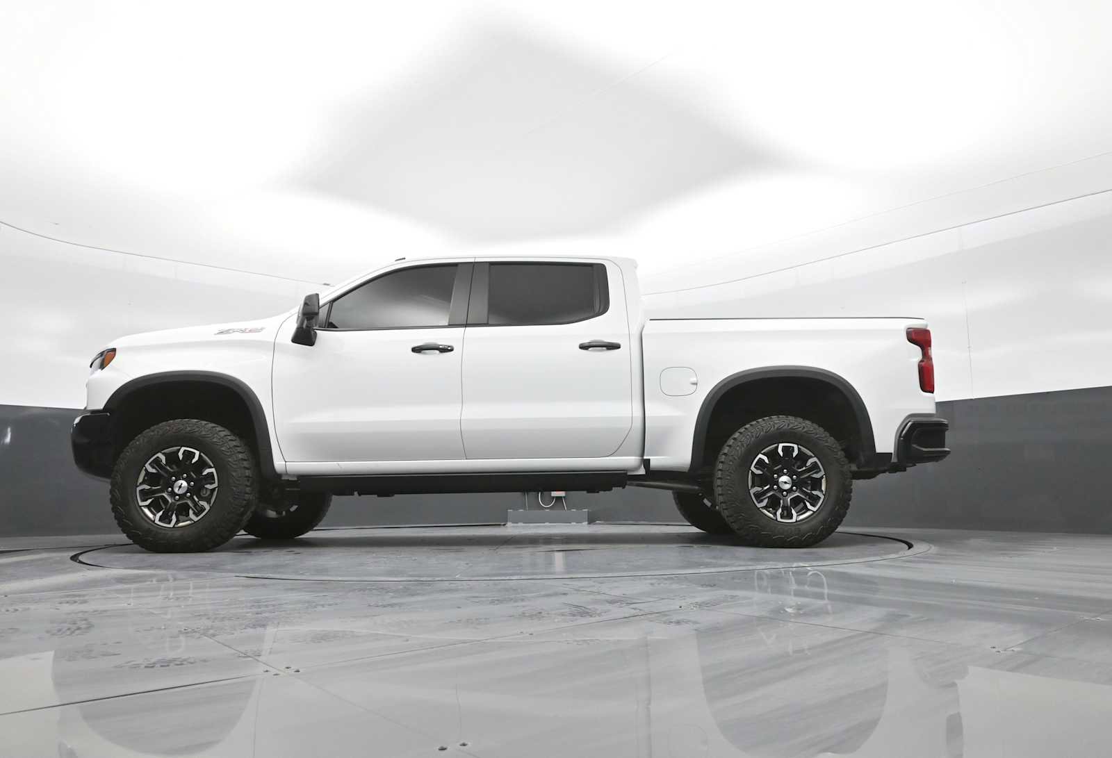 Used 2024 Chevrolet Silverado 1500 ZR2 image 43