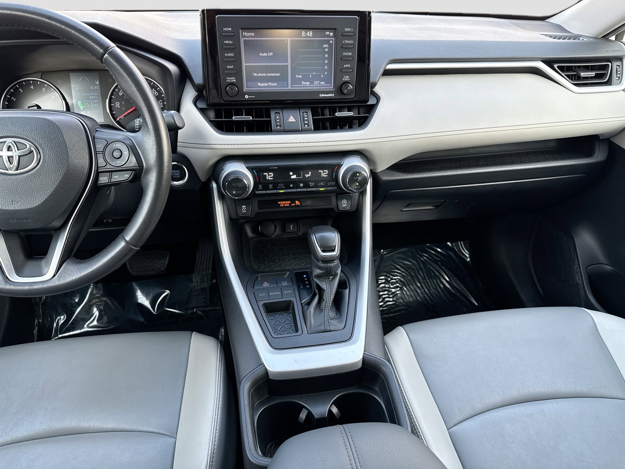 Used 2021 Toyota RAV4 XLE Premium image 19