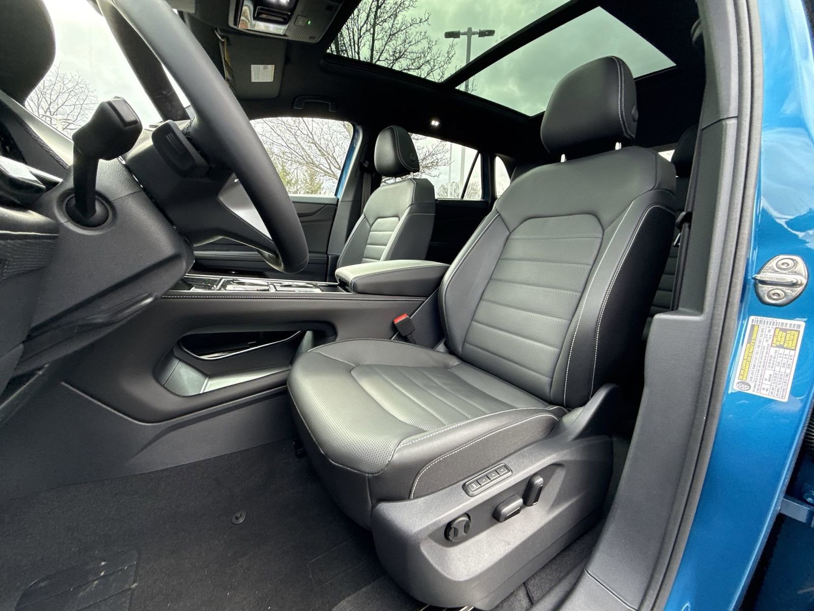 New 2025 Volkswagen Atlas Cross Sport SEL R-Line image 12