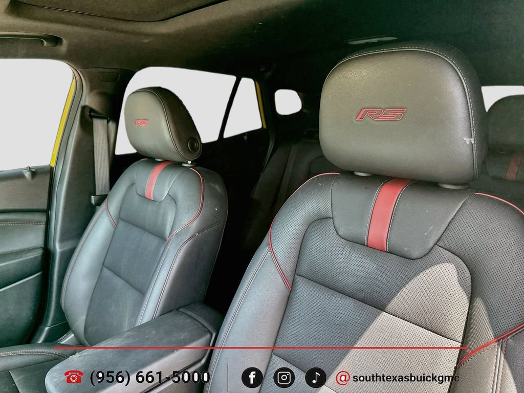 Used 2025 Chevrolet Trax RS w/ Sunroof Package FWD image 13